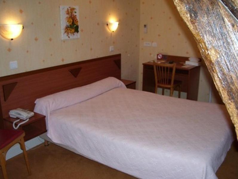 Hotel De L'Agriculture Decize Quarto foto