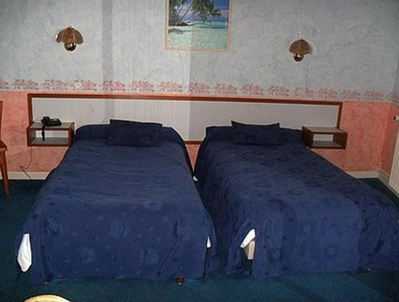 Hotel De L'Agriculture Decize Quarto foto